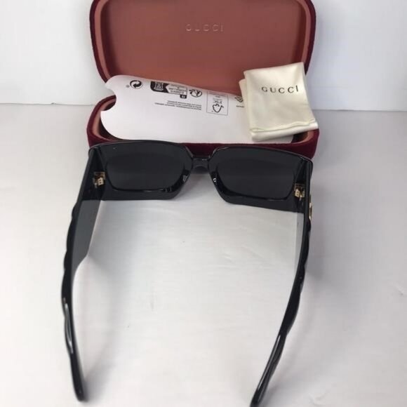? - Authentic New Gucci GG0811S 001 Black / Grey Lens main image 9